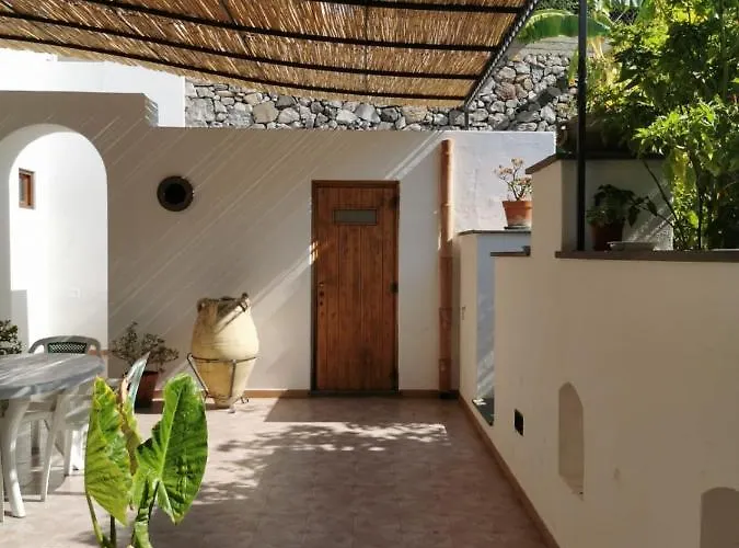 Anfora Blu * Canneto (Lipari)