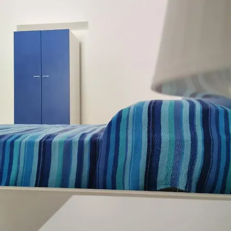 Anfora Blu Nyaraló Canneto