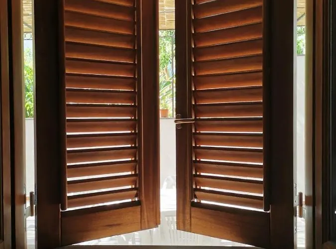 Anfora Blu Canneto (Lipari)